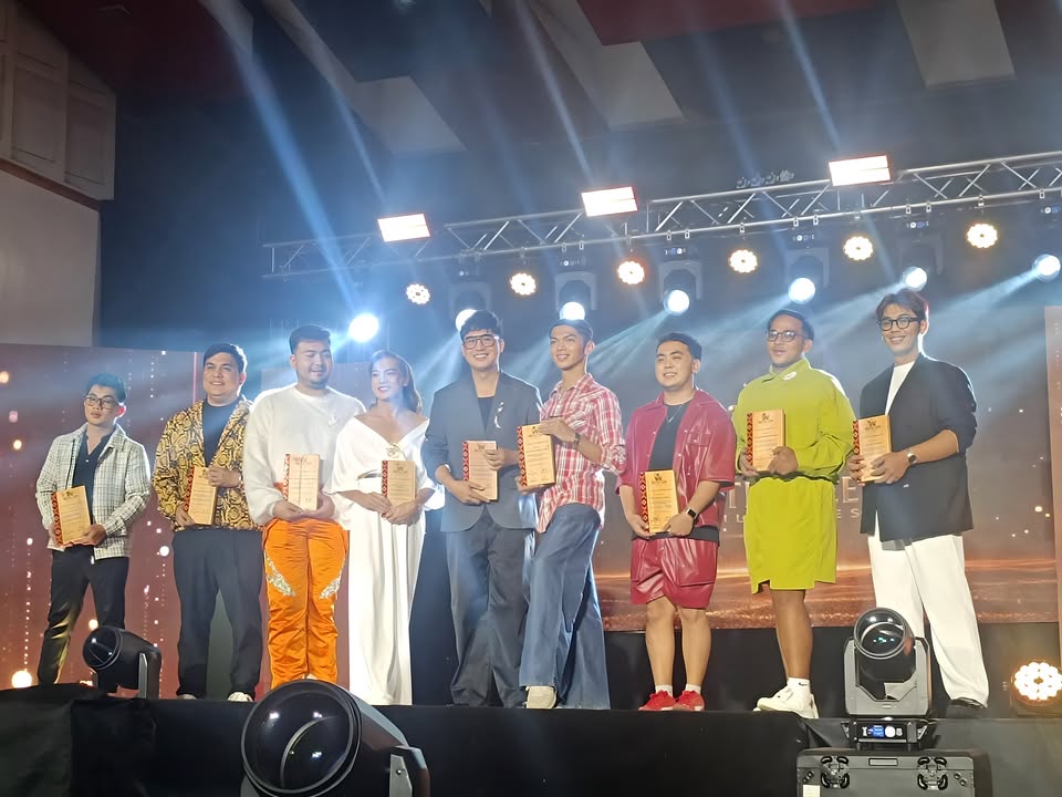 The city and regional directors of Mister Teen Philippines receive their plaque
